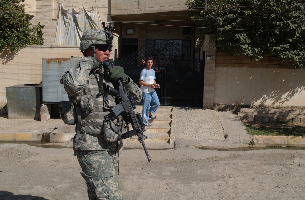 2nd Infantry Division dismounts in Mosul