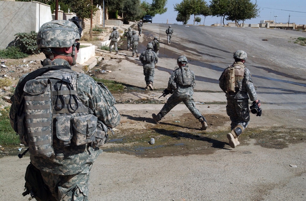 2nd Infantry Division dismounts in Mosul