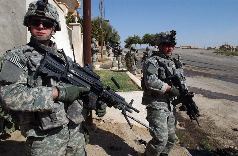 2nd Infantry Division dismounts in Mosul