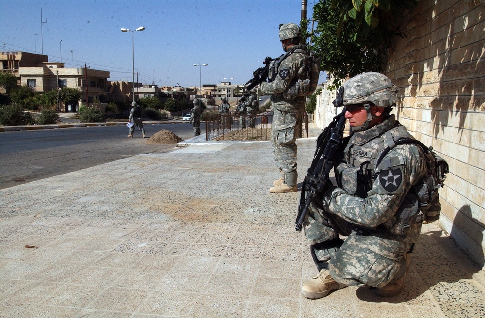 2nd Infantry Division dismounts in Mosul