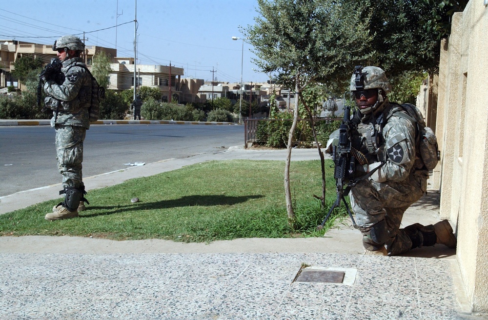 2nd Infantry Division dismounts in Mosul