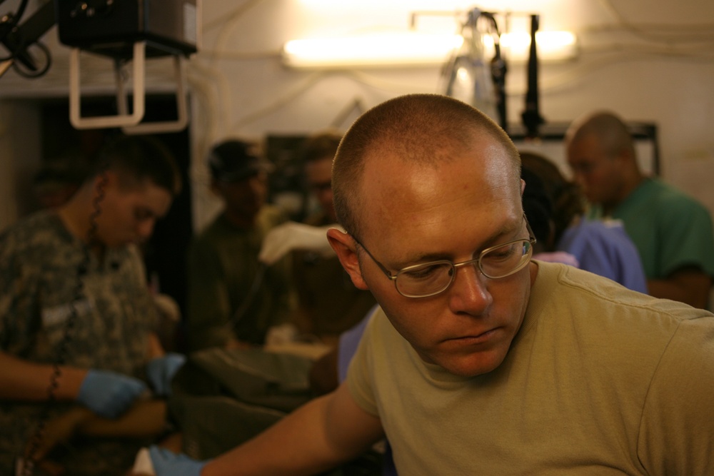 Navy &quot;Docs&quot; Battle Wounds in Ramadi