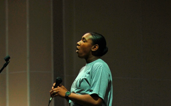 Talented Soldiers Perform in Iraq