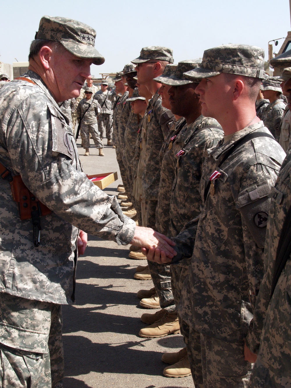 Chief of Staff of the Army Visits LSA Anaconda