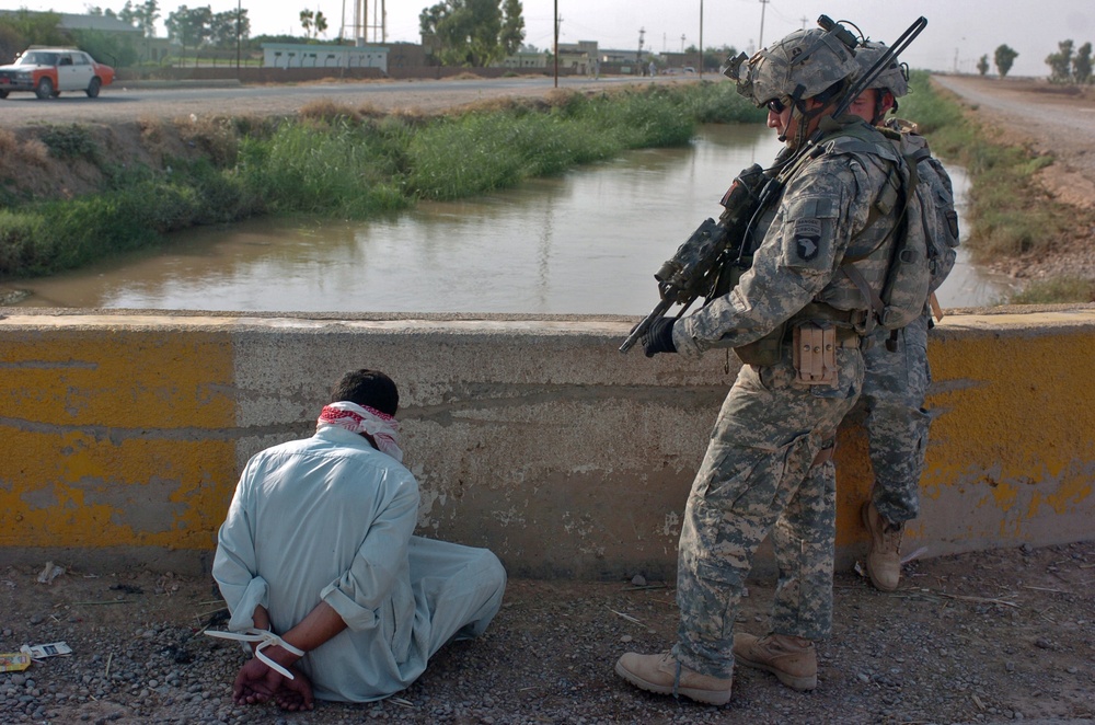 Soldiers Continue Operation Guagamela