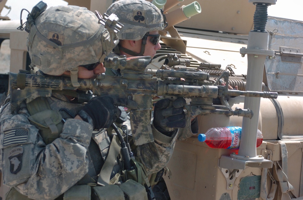 Soldiers Continue Operation Guagamela