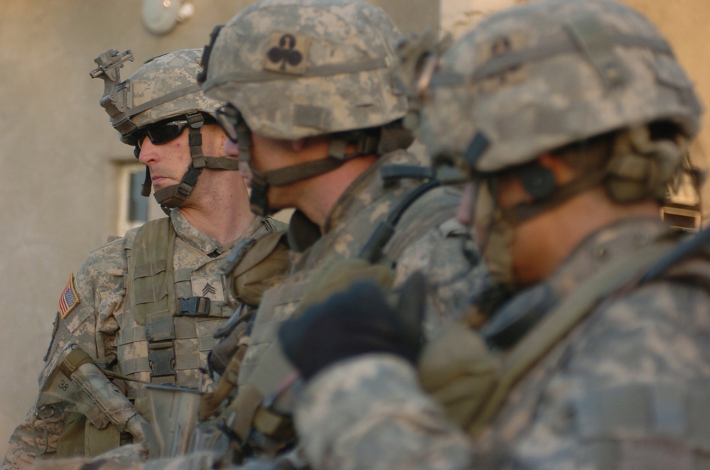 Soldiers Continue Operation Guagamela