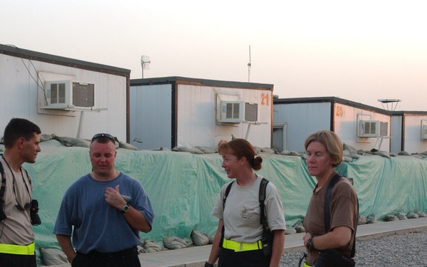 USACE hosts farewell dinner