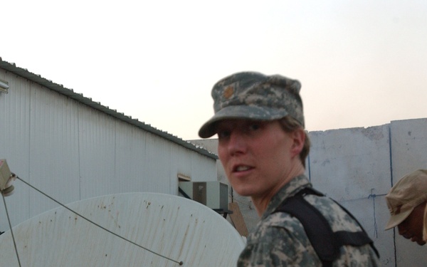 USACE hosts farewell dinner