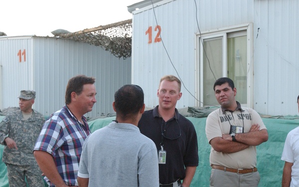 USACE hosts farewell dinner