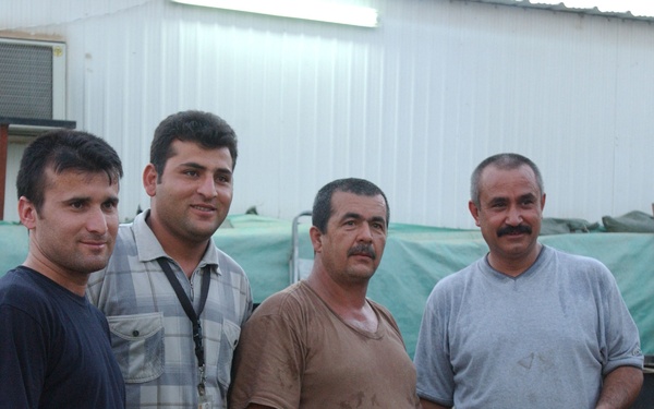 USACE hosts farewell dinner