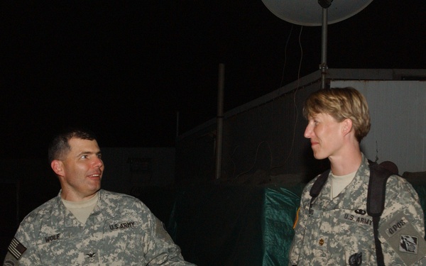 USACE hosts farewell dinner