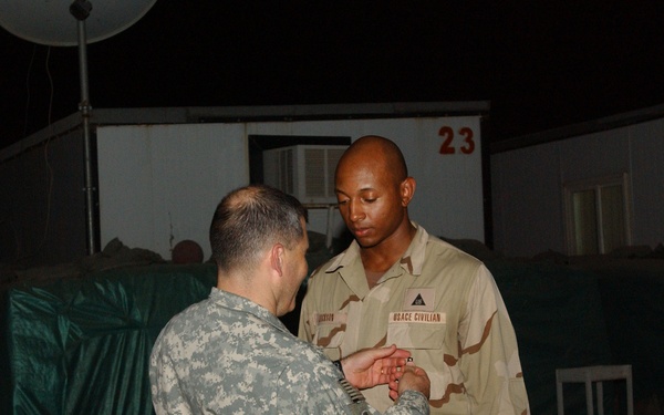 USACE hosts farewell dinner