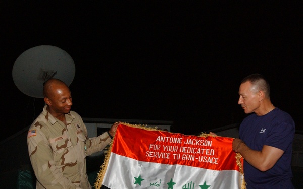 USACE hosts farewell dinner