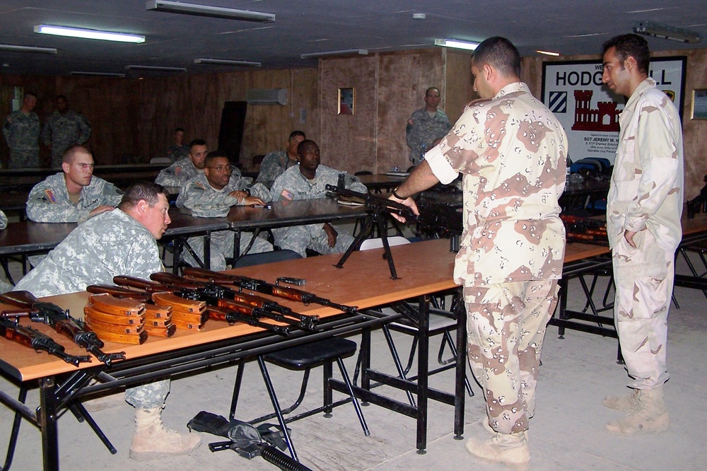 Iraqi army engineers conduct weapons training for U.S. Army partners