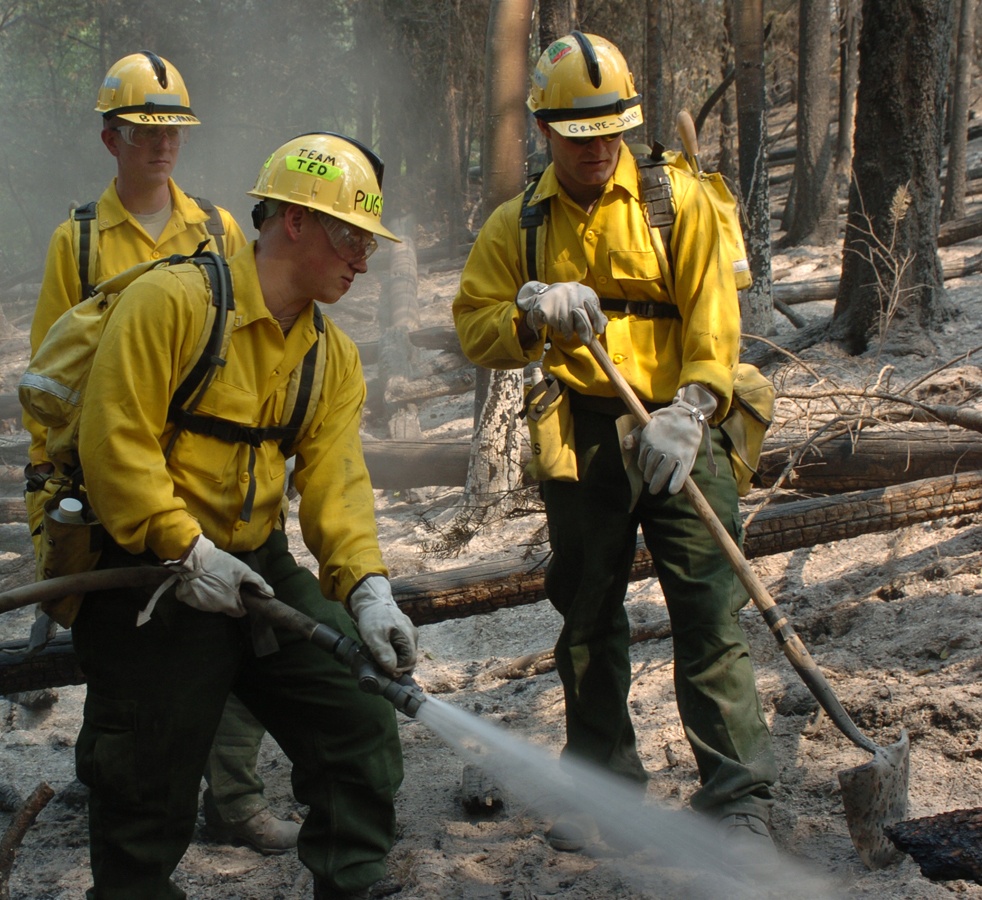 Soldiers Respond to Forest Fire