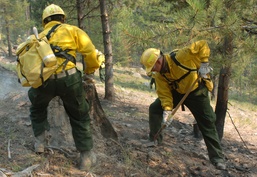 Soldiers Respond to Forest Fire