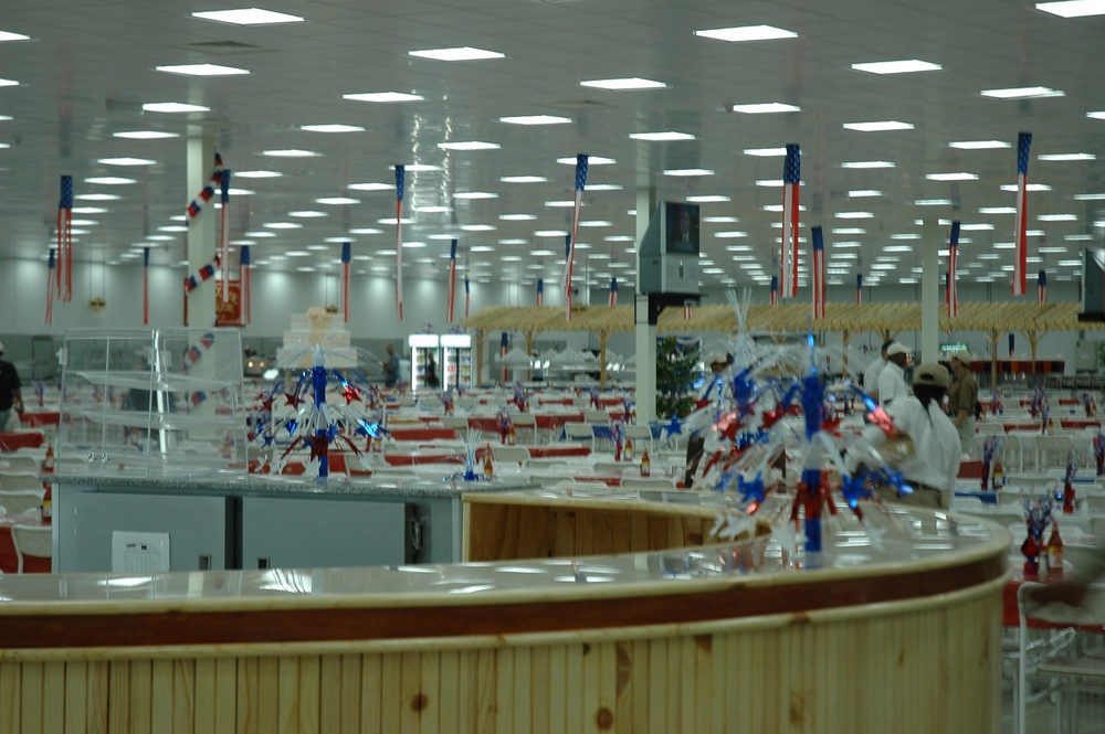 Marines Chow Down at Second Largest Building in Iraq