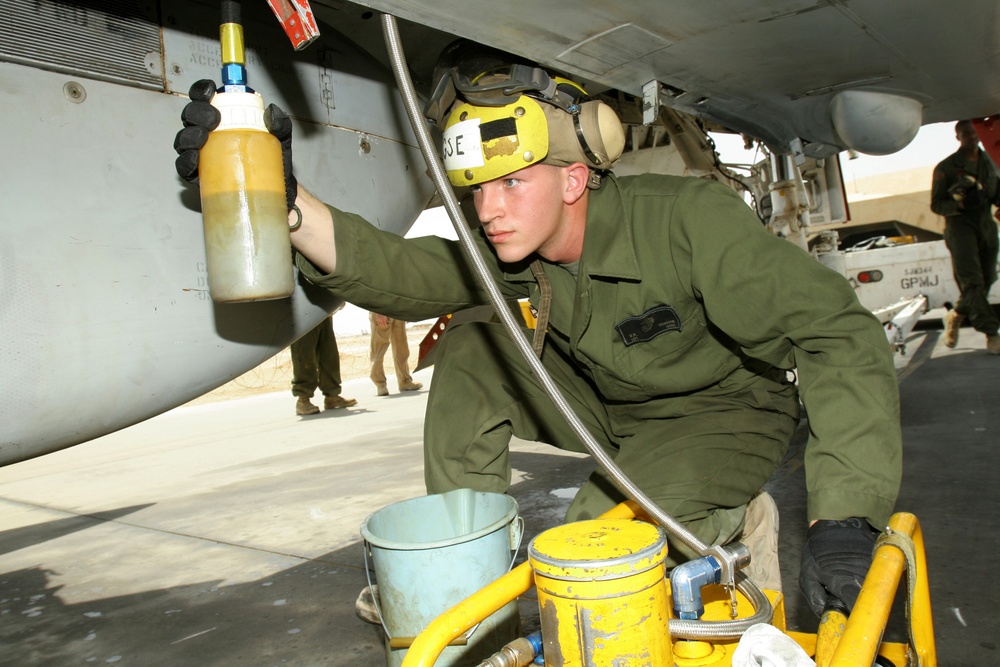 Marines Power Prowlers Into Iraqi Sky