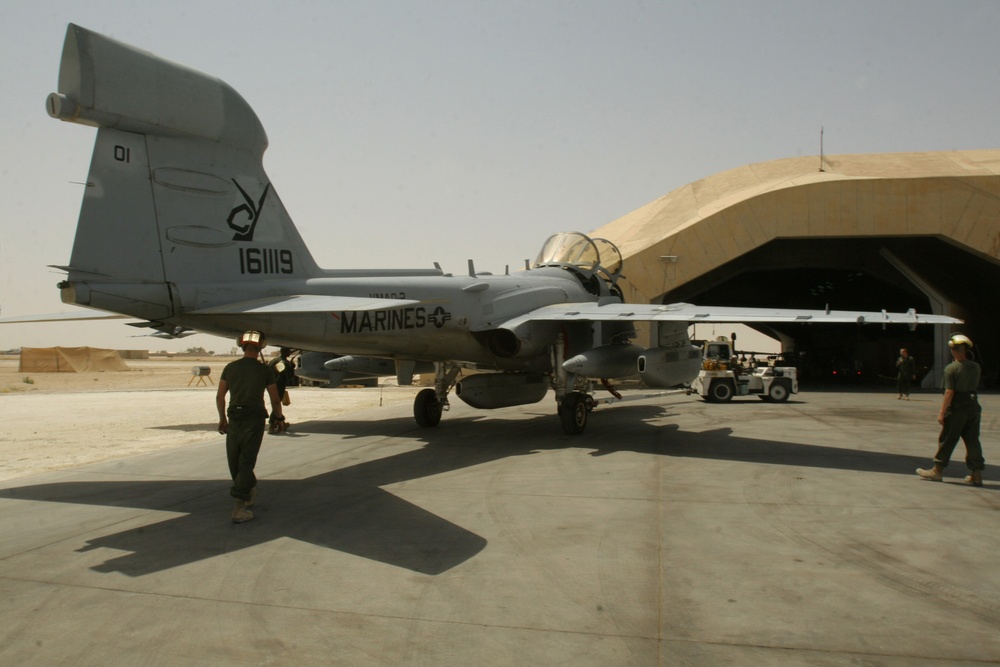 Marines Power Prowlers Into Iraqi Sky
