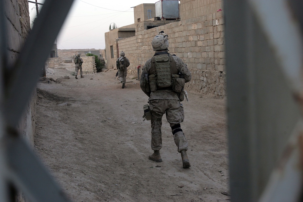 Car Searches Bring Safety to Iraqi Villages