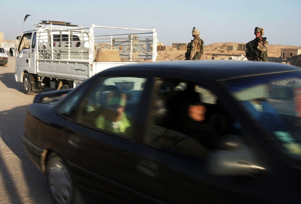 Car searches bring safety to Iraqi villages