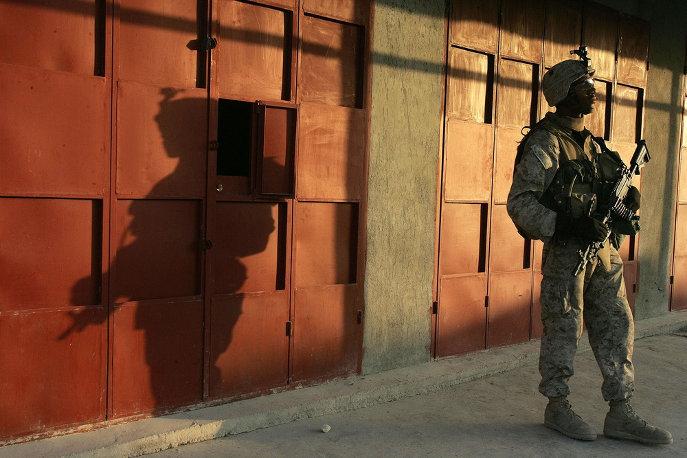 Car Searches Bring Safety to Iraqi Villages