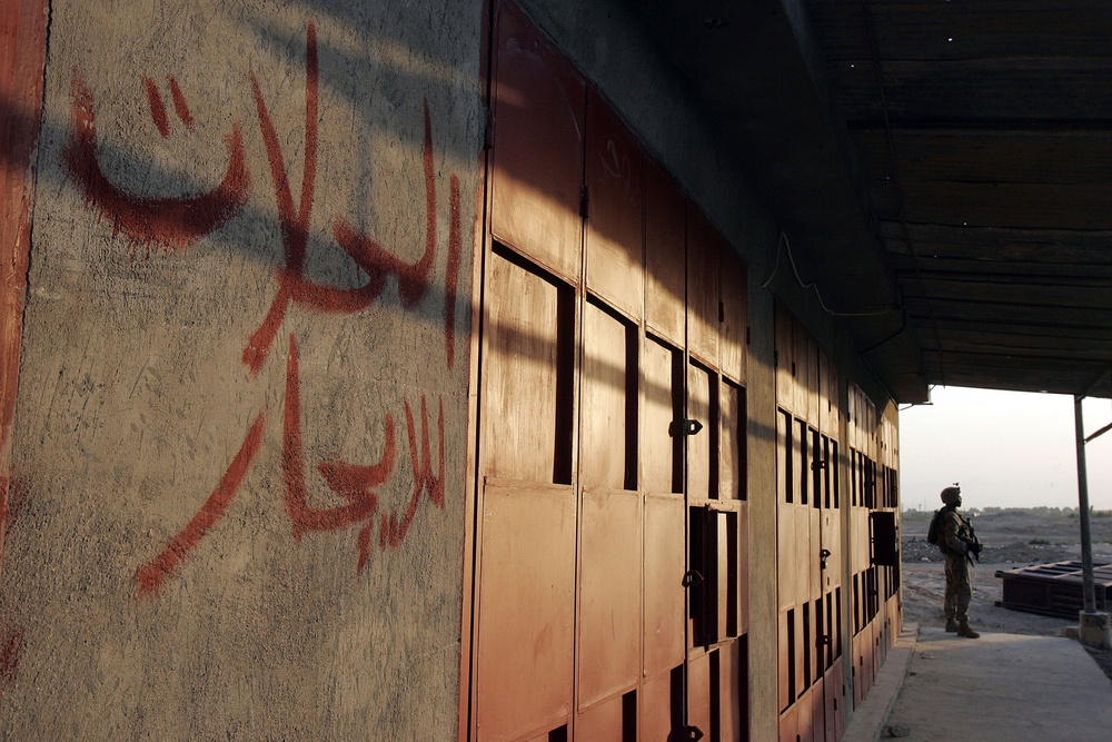Car searches bring safety to Iraqi villages