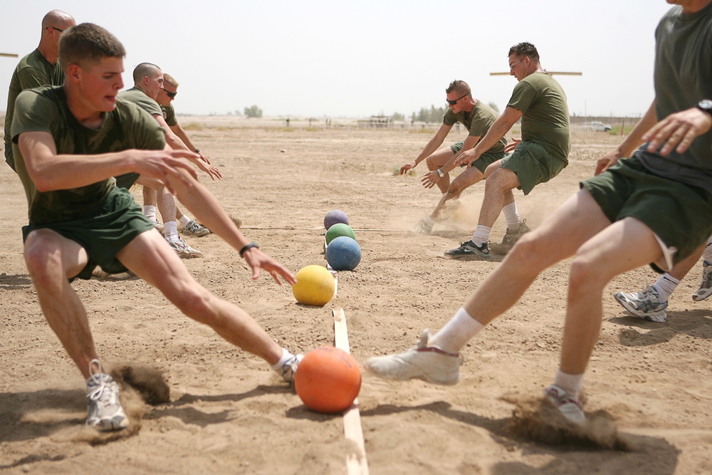 Marines in Fallujah take time to relax as re-deployment nears