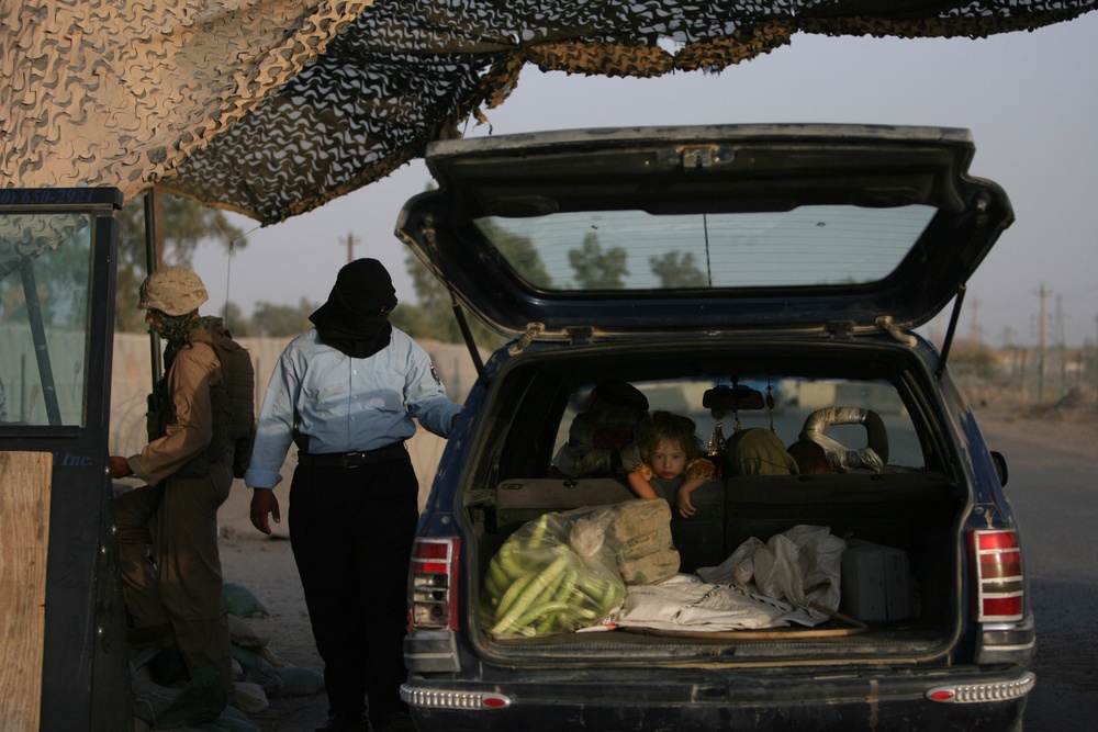 Marines, Iraqi Security Forces combine efforts at city entrances