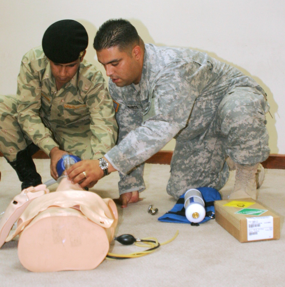 Building relationships: ARCENT, Kuwait soldiers practice medical techniques