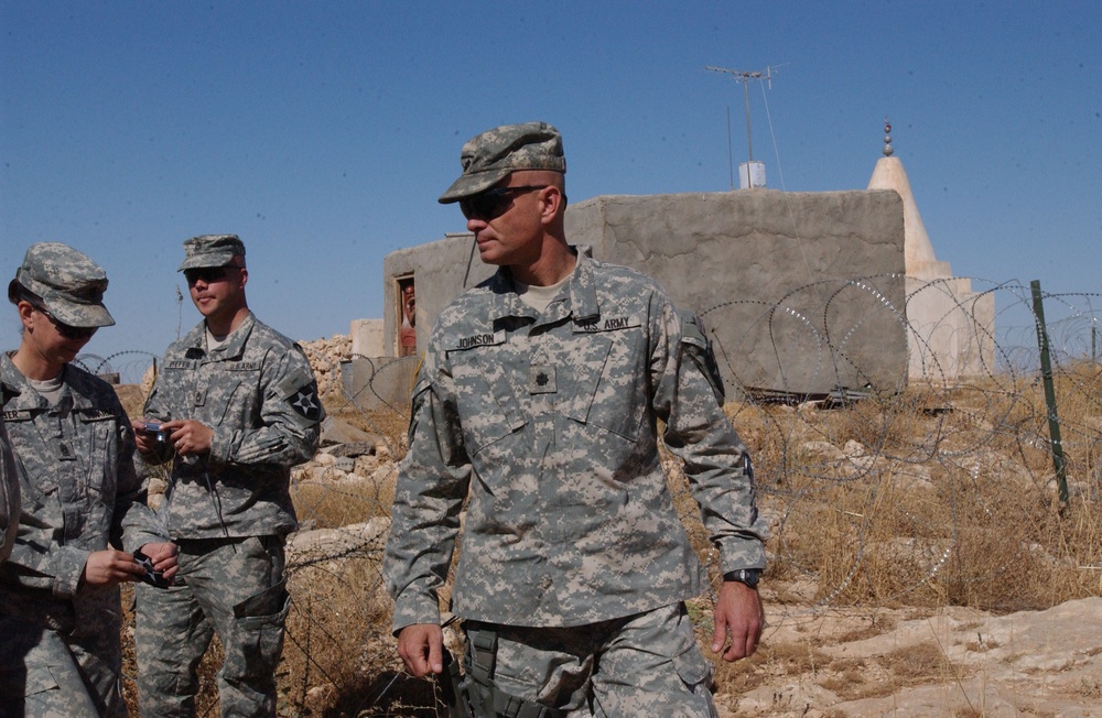 Deputy Brigade Comander Visits With 3rd Stryker Brigade Troops