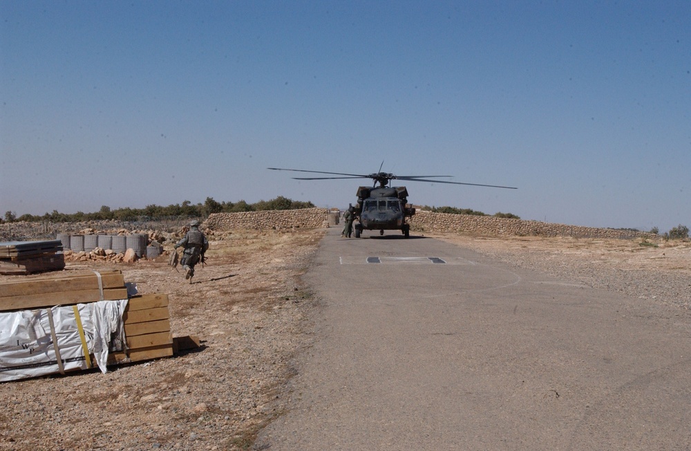 Deputy Brigade Comander Visits With 3rd Stryker Brigade Troops