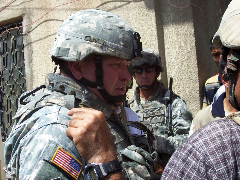 MNC-I, MND-B commanders visit Adhamiyah