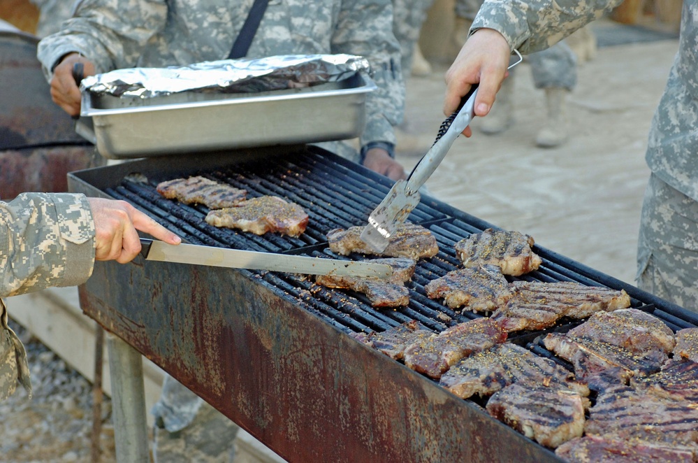2-25th Aviation barbecue grills up down time for leaders