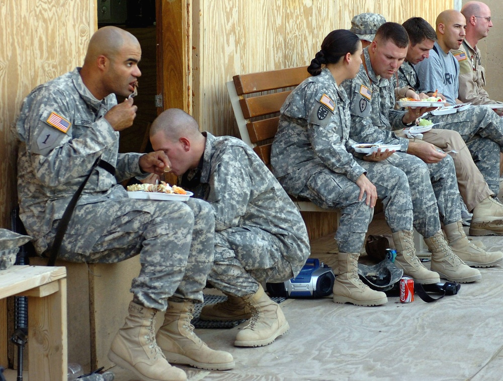 2-25th Aviation barbecue grills up down time for leaders