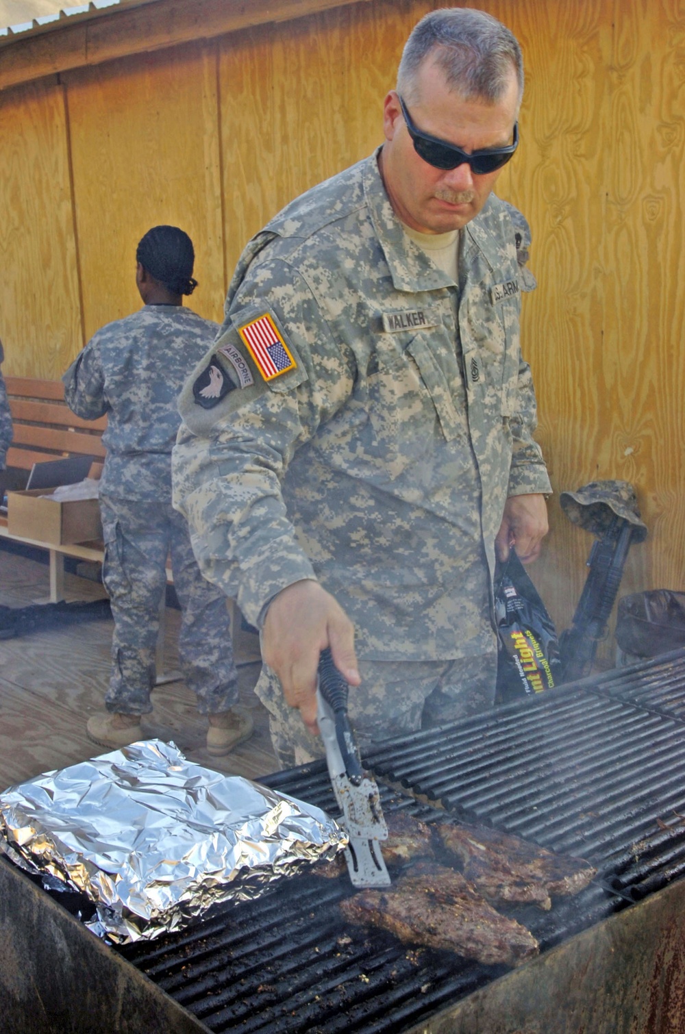 2-25th Aviation barbecue grills up down time for leaders