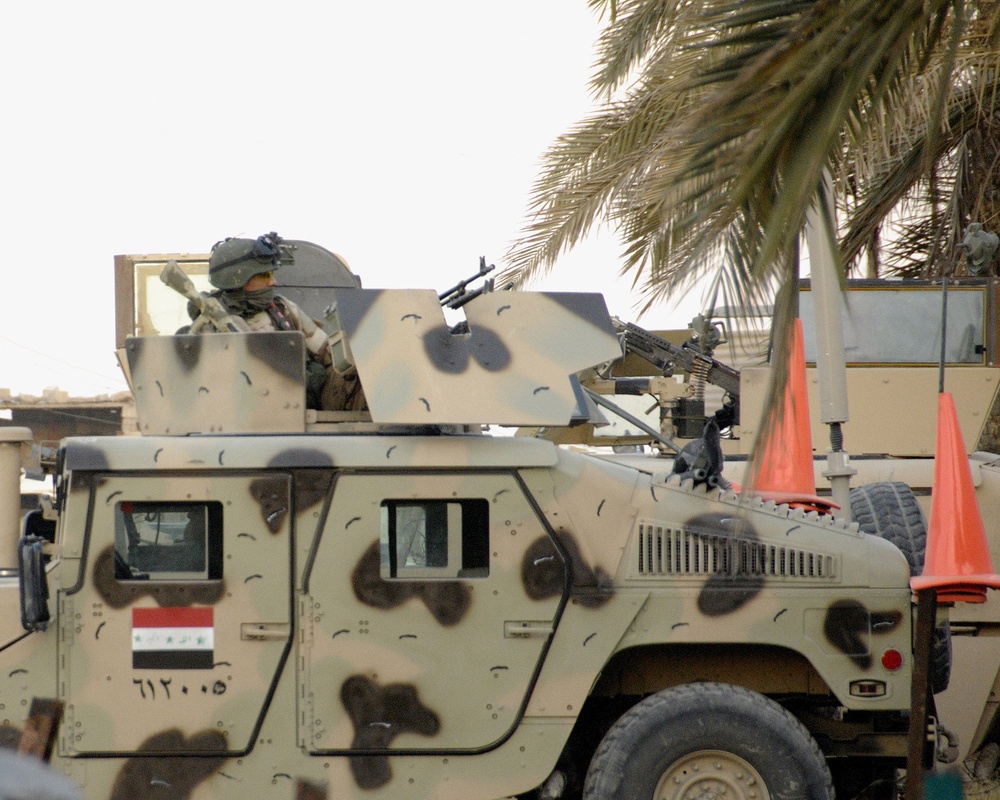 Soldiers serach for weapons and terrorists
