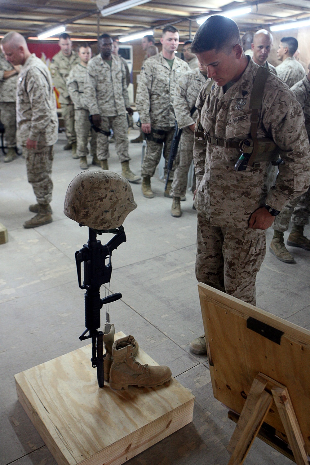 Marines Remember &quot;heroes&quot;