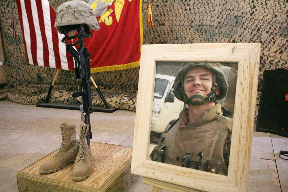 Marines Remember &quot;heroes&quot;
