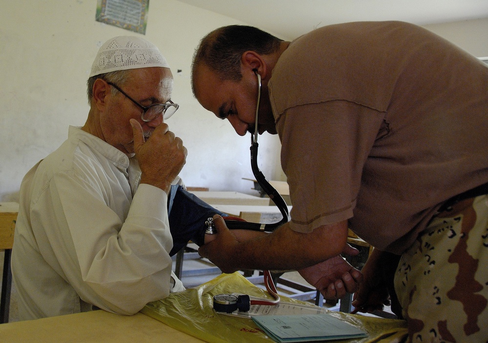 MND-B, Iraqi medics reach out to residents of Ghazaliyah