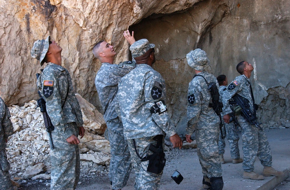 Stryker Soldiers Observe Kurdish Military Basic Training