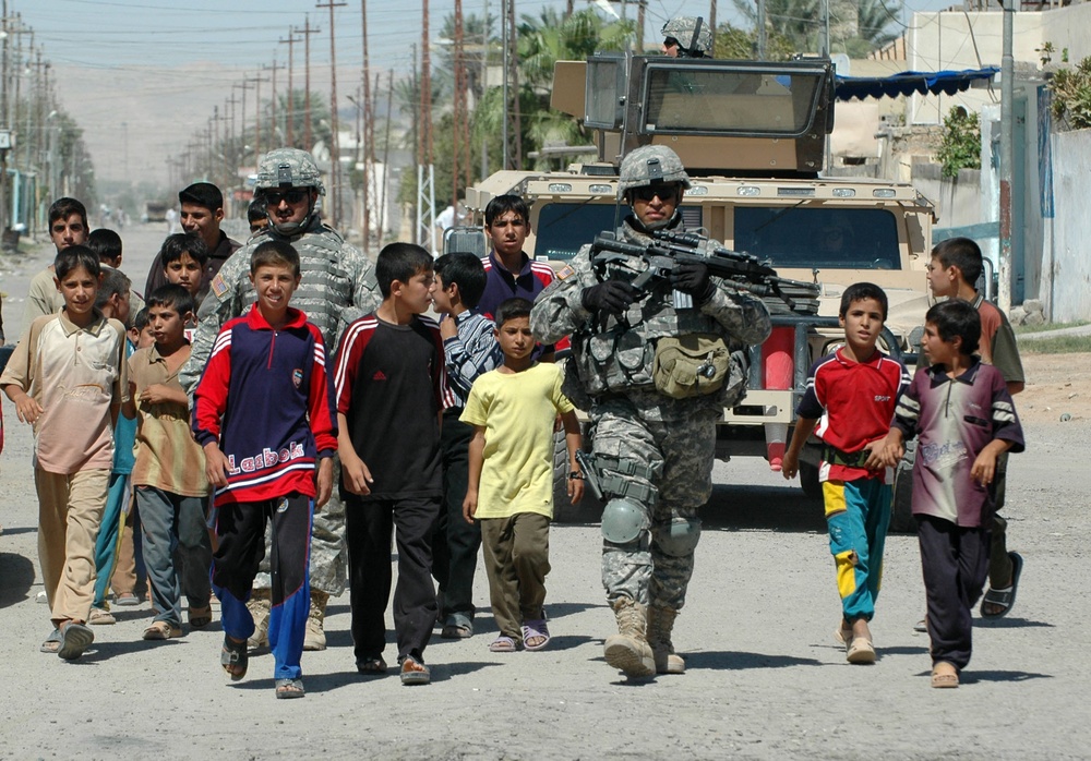 82nd Airborne evaluates Bayji neighborhood