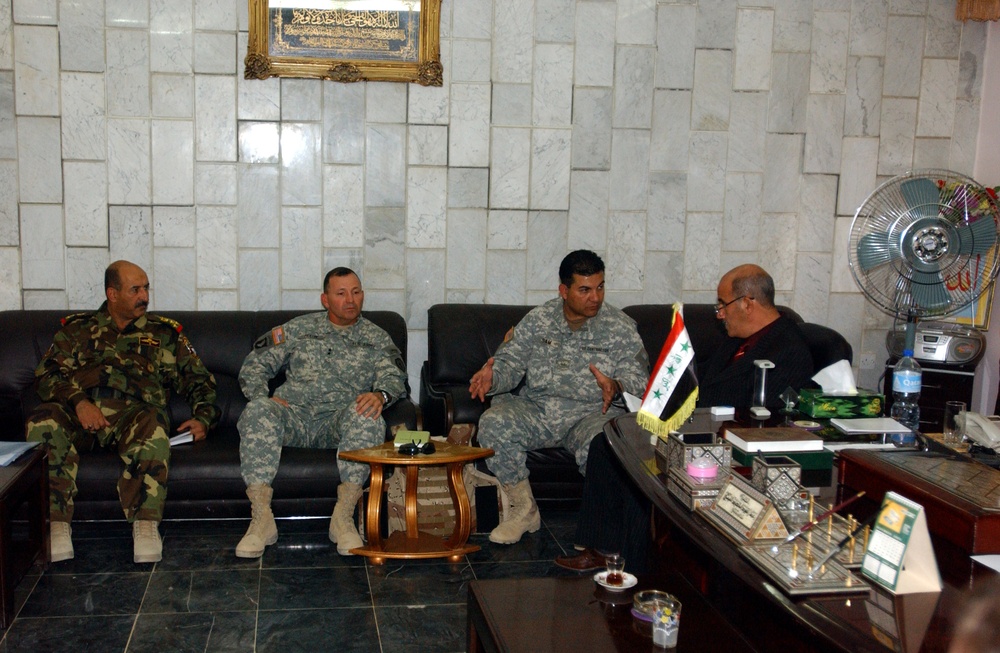 Maj. Gen. Mixon visits Diyala  governor