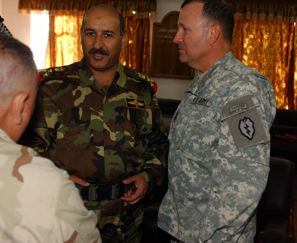 Maj. Gen. Mixon visits Diyala  governor