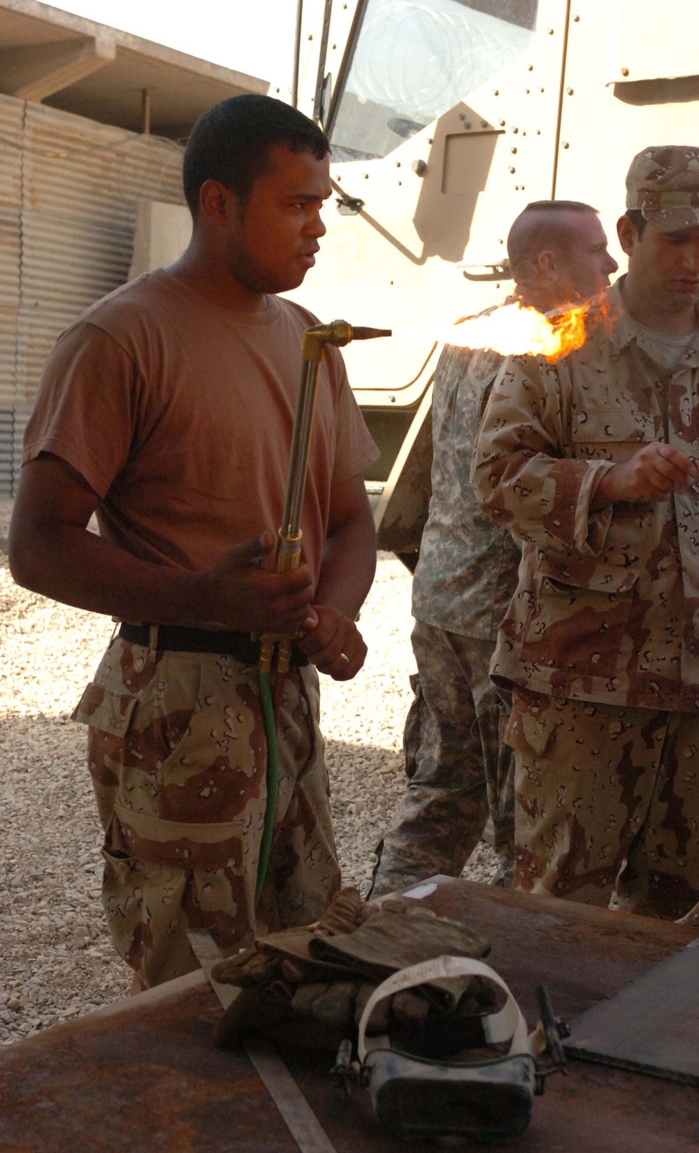 soldiers learn basic welding skills