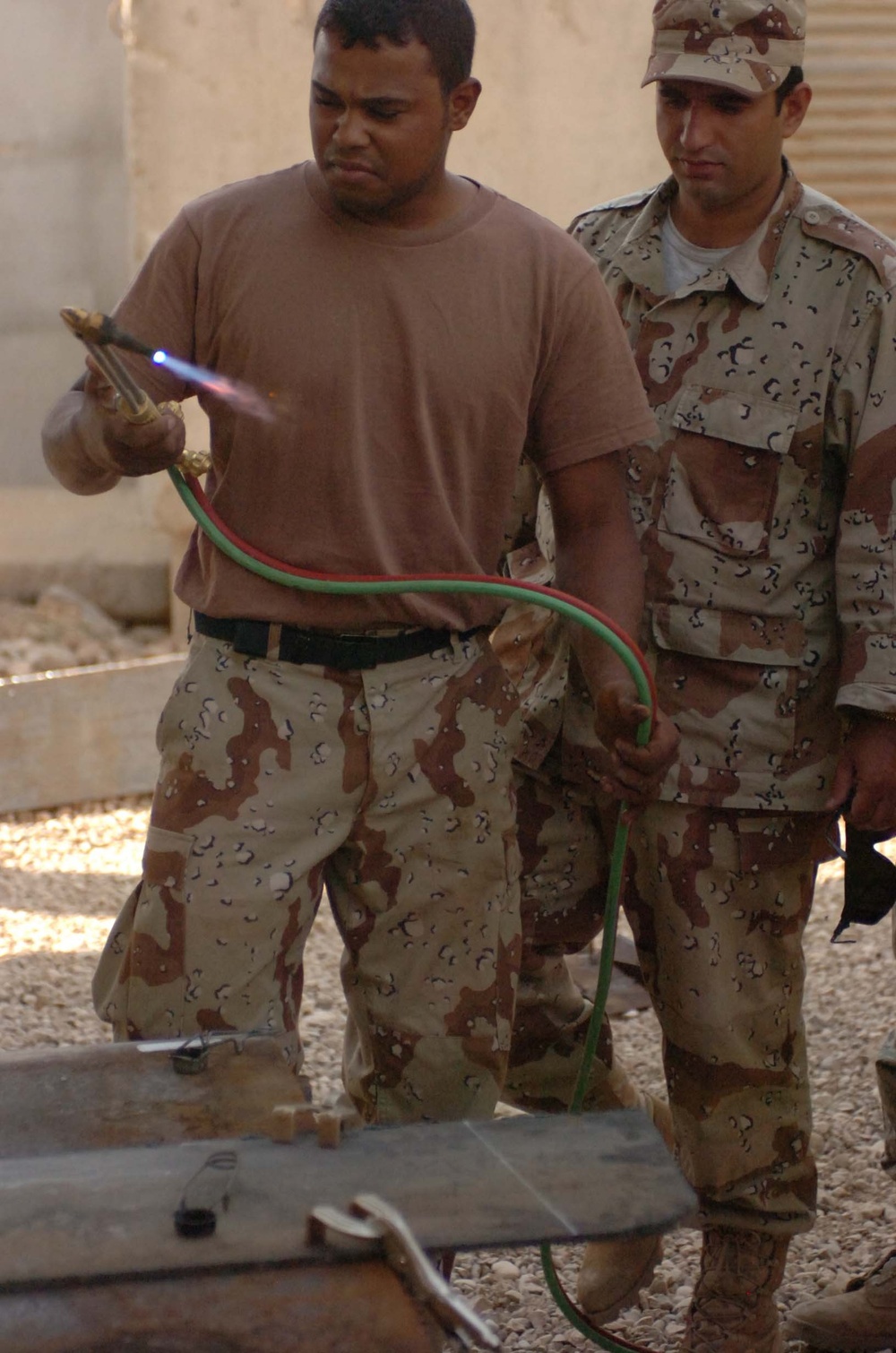 soldiers learn basic welding skills