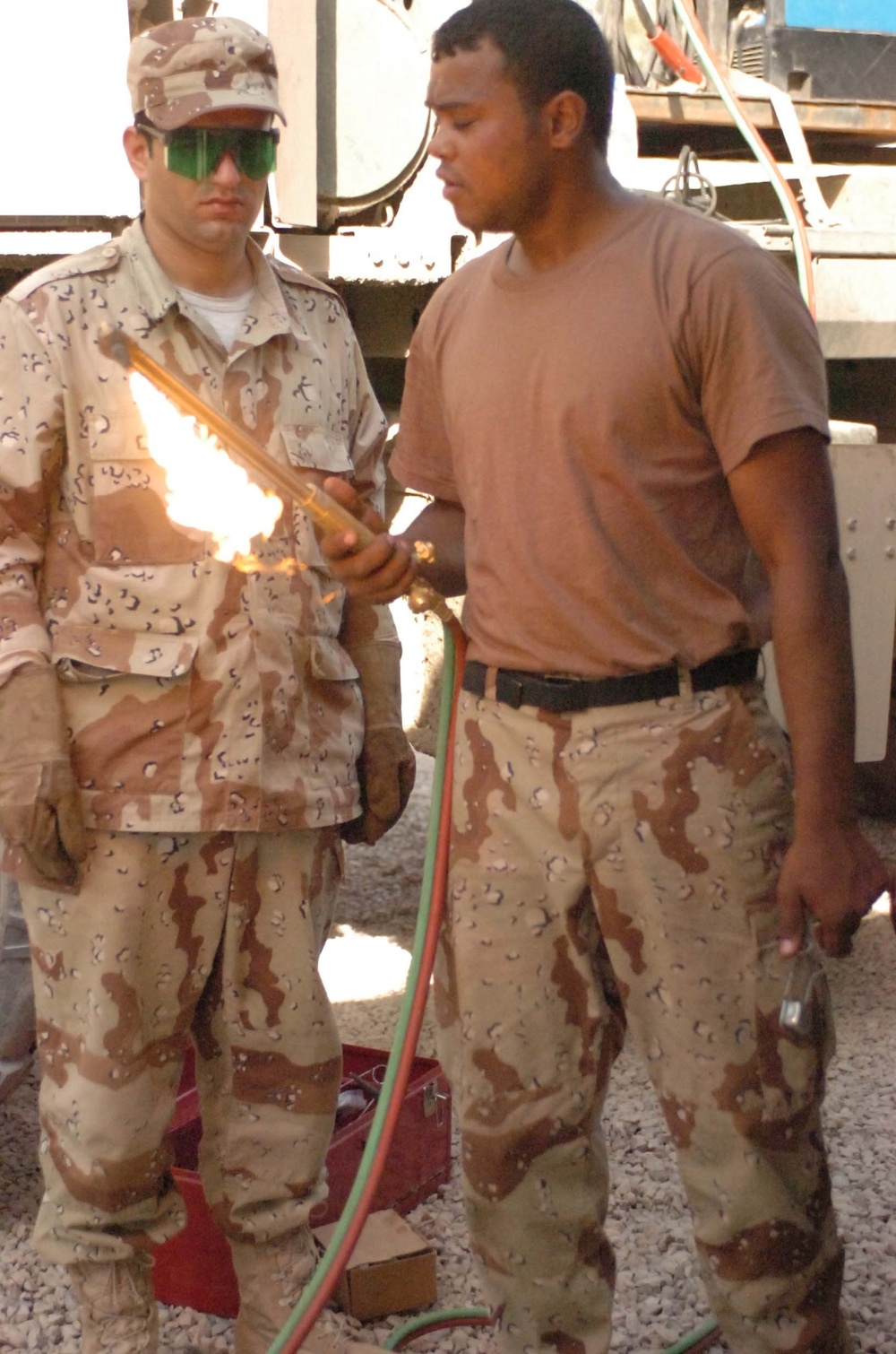 soldiers learn basic welding skills