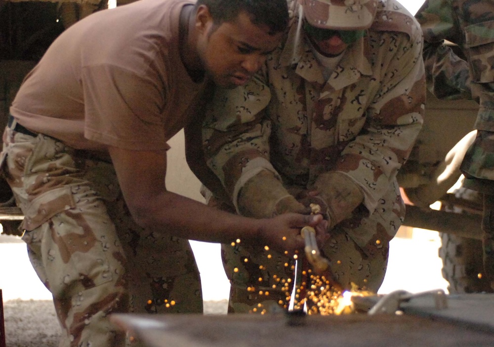 soldiers learn basic welding skills