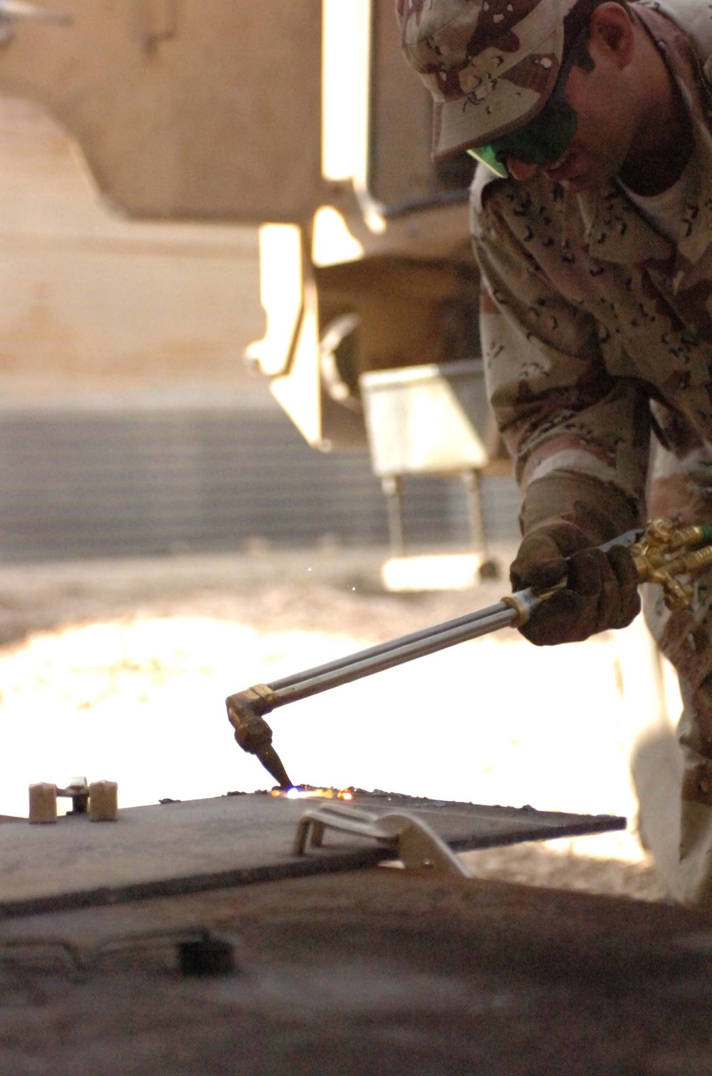 soldiers learn basic welding skills